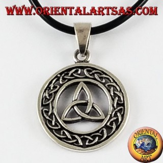 Pendentif Triquetra dans le cercle celtique de noeud