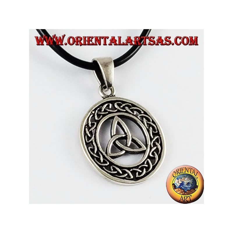 Pendentif Triquetra dans le cercle celtique de noeud