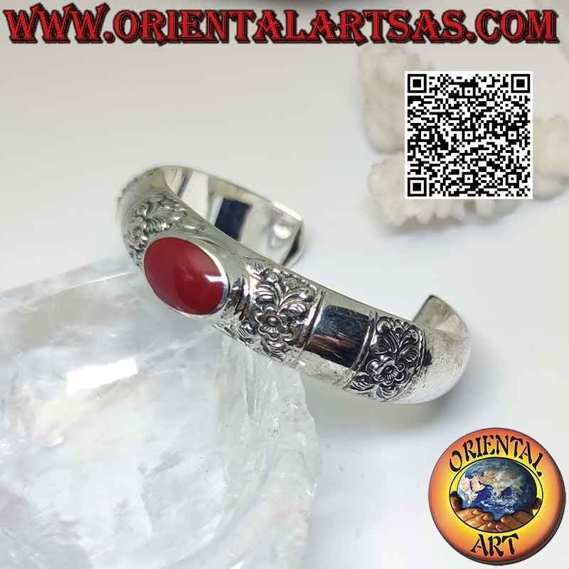 Bracelet rigide arrondi en argent 925‰ avec décors floraux gravés et agate rouge ovale