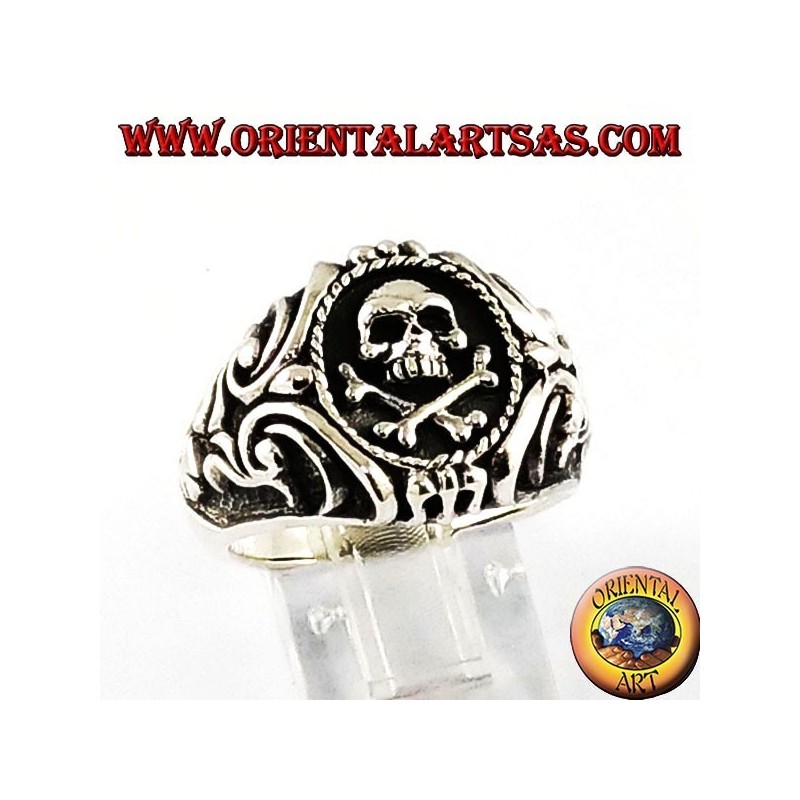 Bague argent, crâne pirate avec transversale latérale
