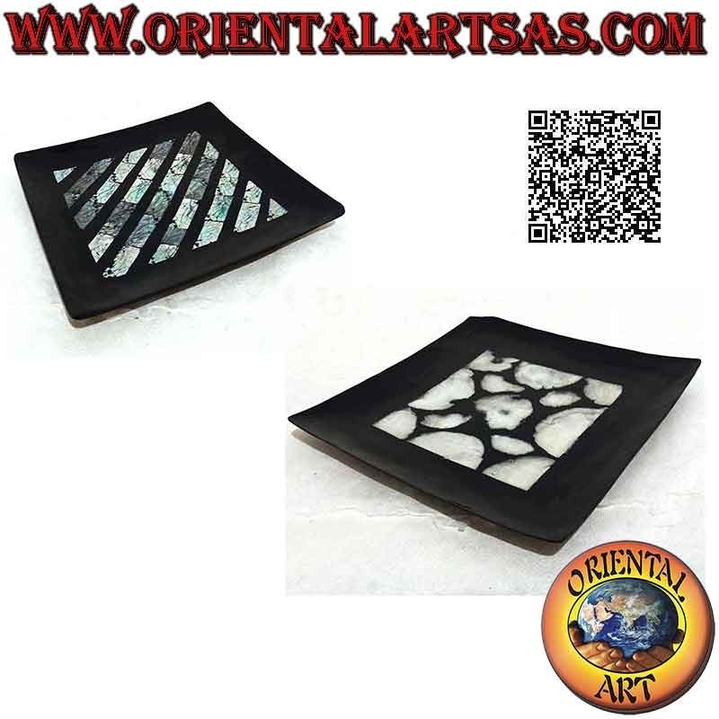 Bandeja cuadrada de 24 cm x 24 cm en resina negra brillante y nácar aplicado (1)