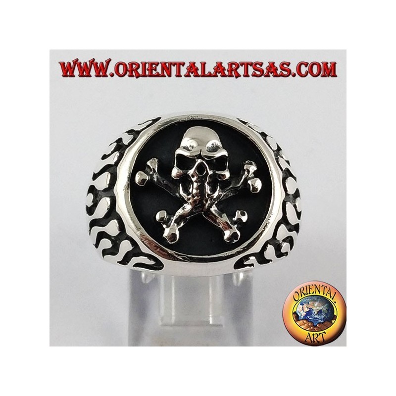 Silver ring, flame pirate skull