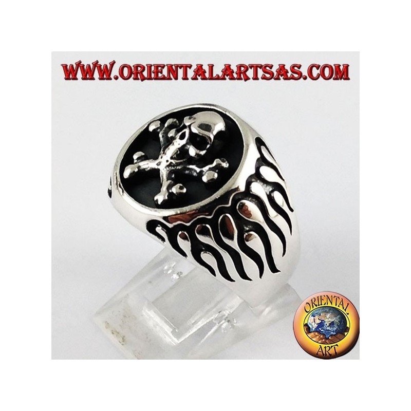 Anillo de plata, cráneo del pirata de llama
