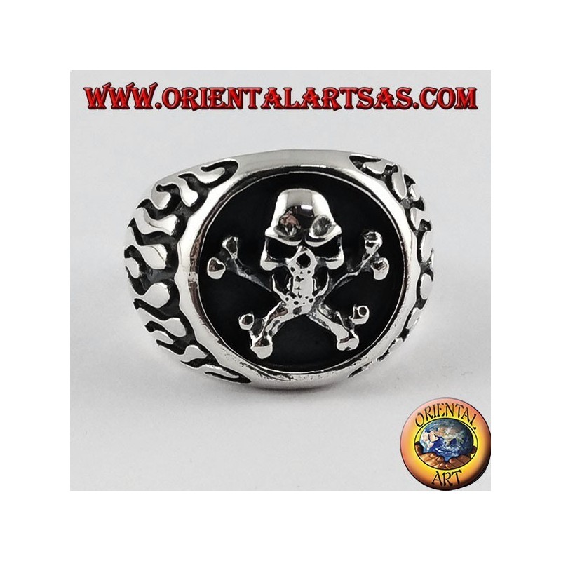 Bague en argent, crâne de pirate flamme