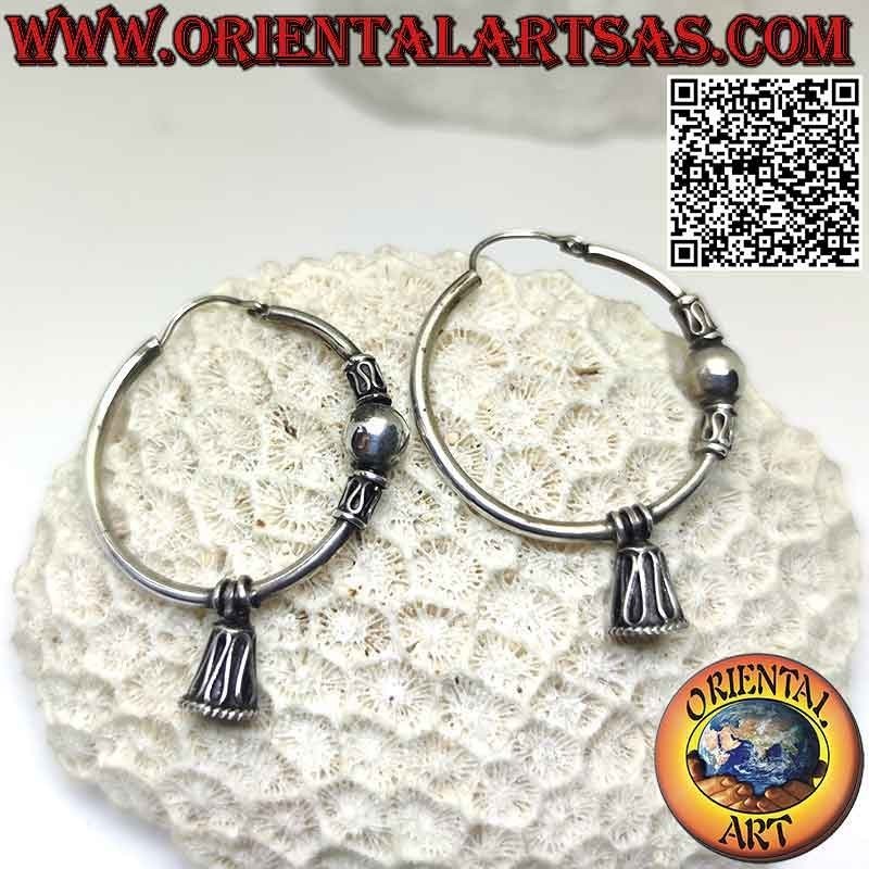 Silberner Ohrring, kreisförmig gearbeitete Kugel zwischen Verflechtung und Serpentin und ästhetischer Glocke, 32 mm