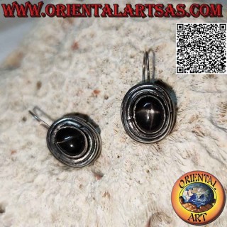 Boucles d'oreilles en argent avec étoile noire (étoile diopside) cabochon ovale haut entouré de trois lignes concentriques