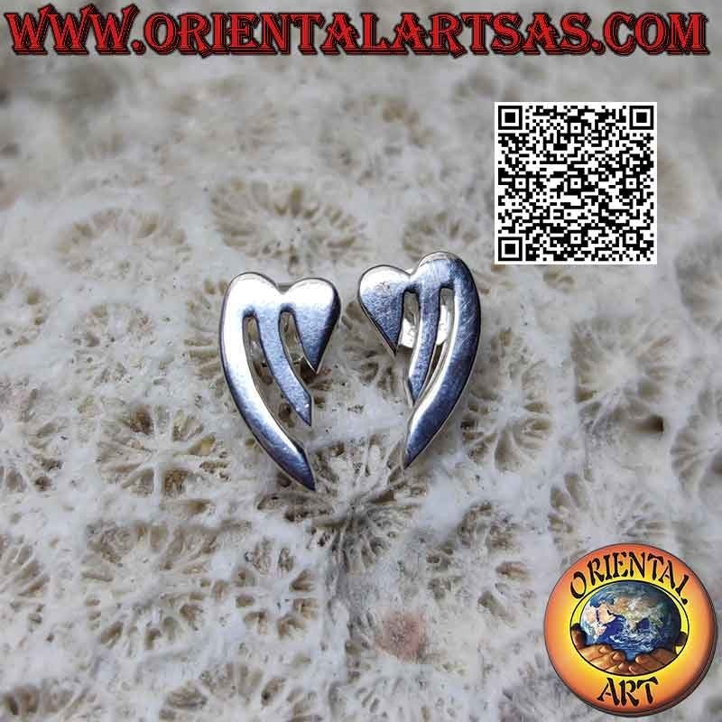 Pendientes de plata de lóbulo corazón liso con punta alargada y par de líneas perforadas