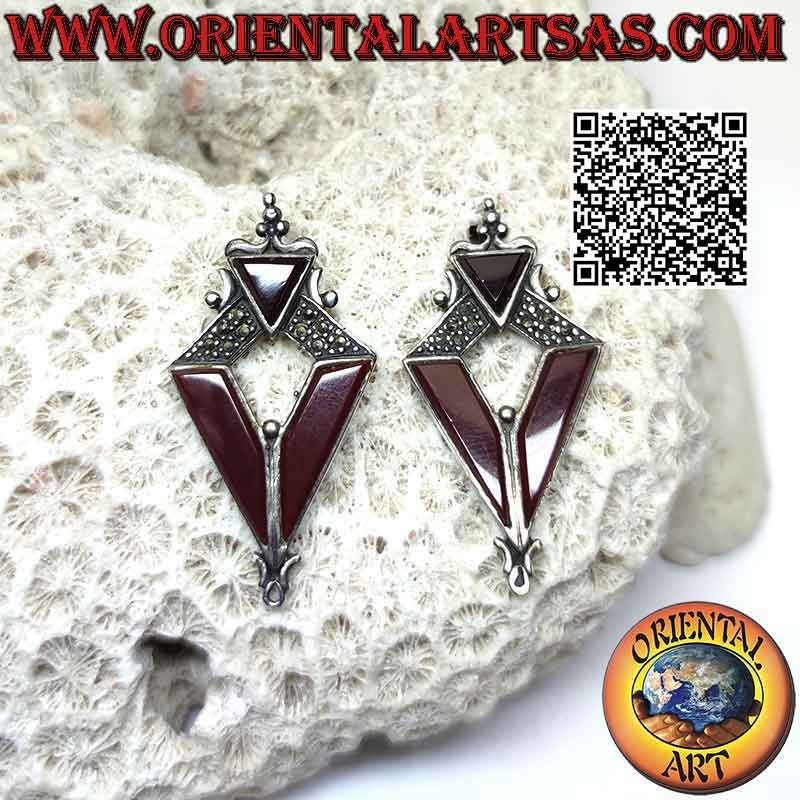 Boucles d'oreilles en argent rhomboïdal serties de marcassite avec inserts triangle et cornaline