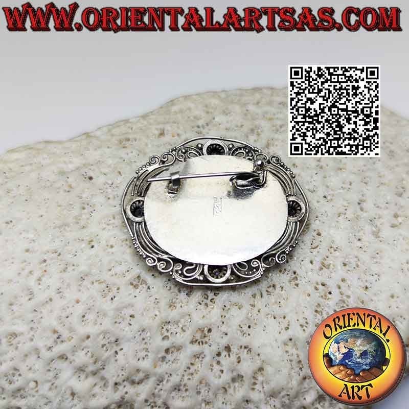 Grande broche fleur en argent 925 ‰ avec grenat naturel ovale central et décorations détaillées faites à la main