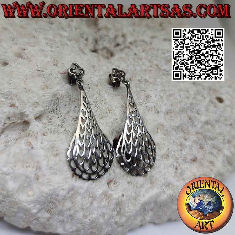 Boucles d'oreilles lobes en argent avec plaque pendante ajourée (coeurs)