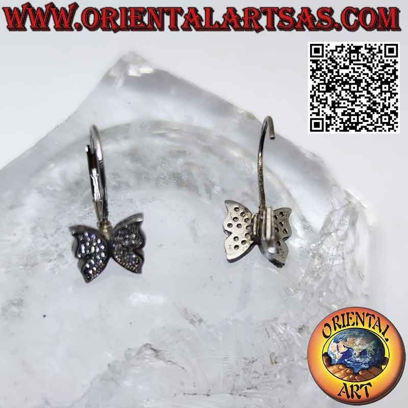 Pendientes de plata de gancho rígido con colgante mariposa tachonado de circonitas blancas