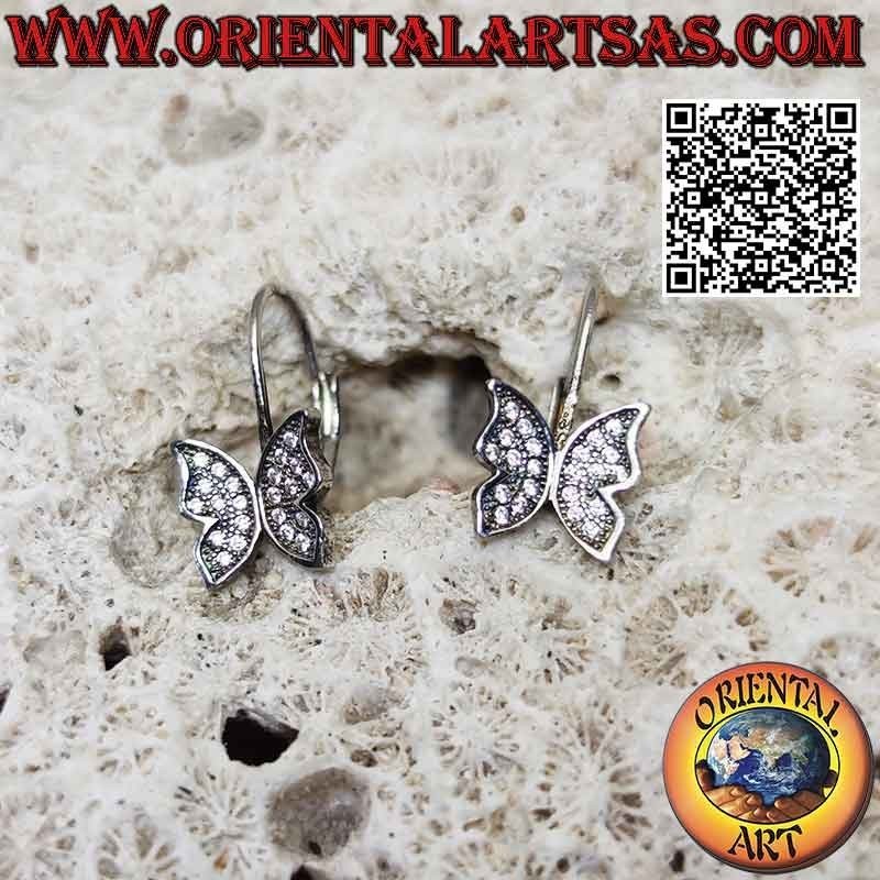 Pendientes de plata de gancho rígido con colgante mariposa tachonado de circonitas blancas
