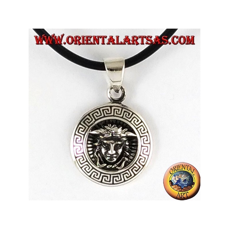 Colgante de plata, la medusa