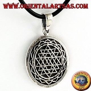 colgante de plata Sri Yantra en loto