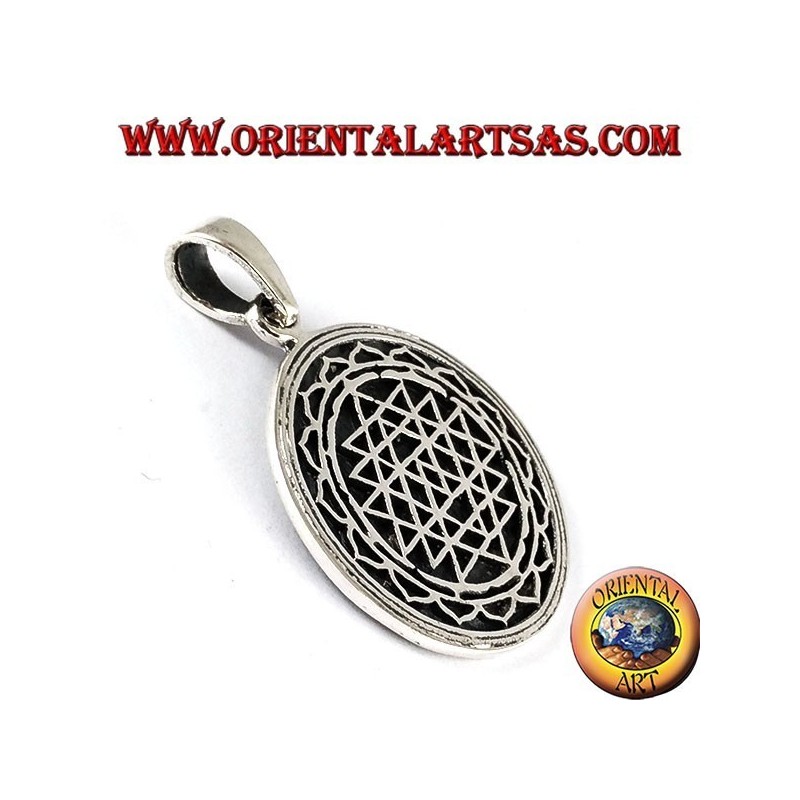 Ciondolo in argento Sri Yantra nel fior di loto