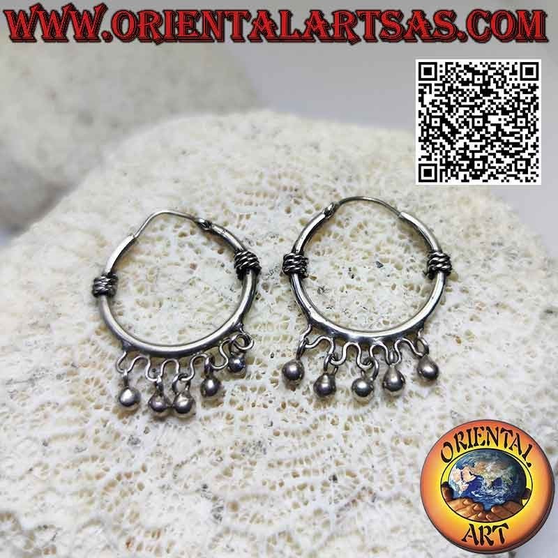 Boucles d'oreilles en argent 925‰, cercles lisses de 22 mm avec entrelacs sur les côtés et boules pendantes
