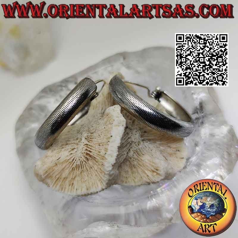 Silberohrringe, 6 x 32 mm flache abgerundete Rändelkreise (klassisch)