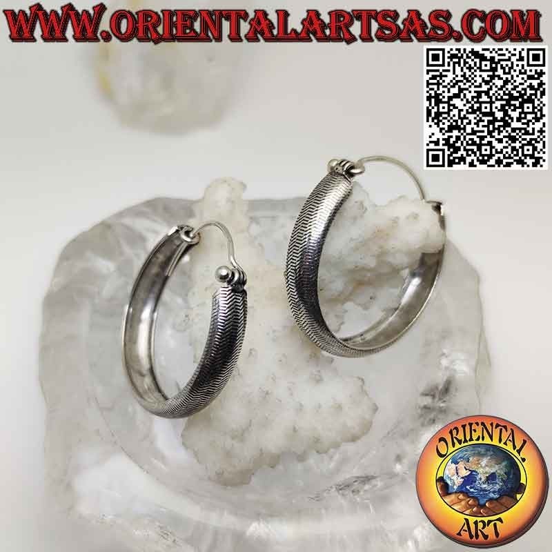 Orecchini in argento, cerchi lavorati a zigrinatura bombati piatti da 6 x 32 mm (classica)