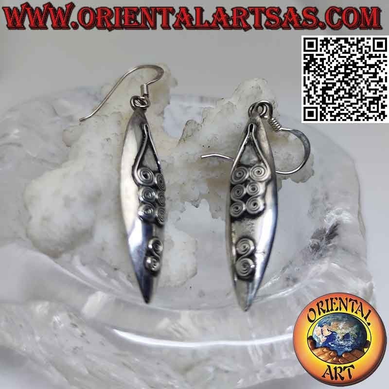 Boucles d'oreilles ovales allongées en argent à décor ethnique en haut relief (religieuse)