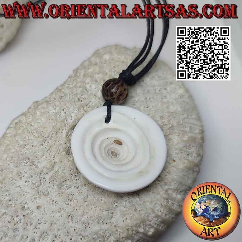 Collana con conchiglia Gasteropode tonda e nodi scorsoi (A)