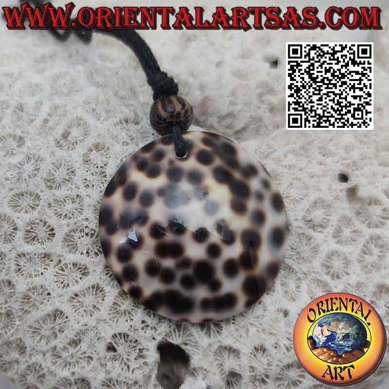 Collana con conchiglia Gasteropode tonda e nodi scorsoi (regolabile)