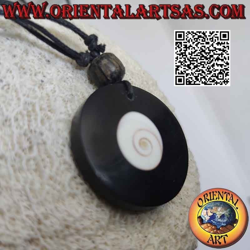 Necklace with spiral shell "Eye of Saint Lucia" and slip knots