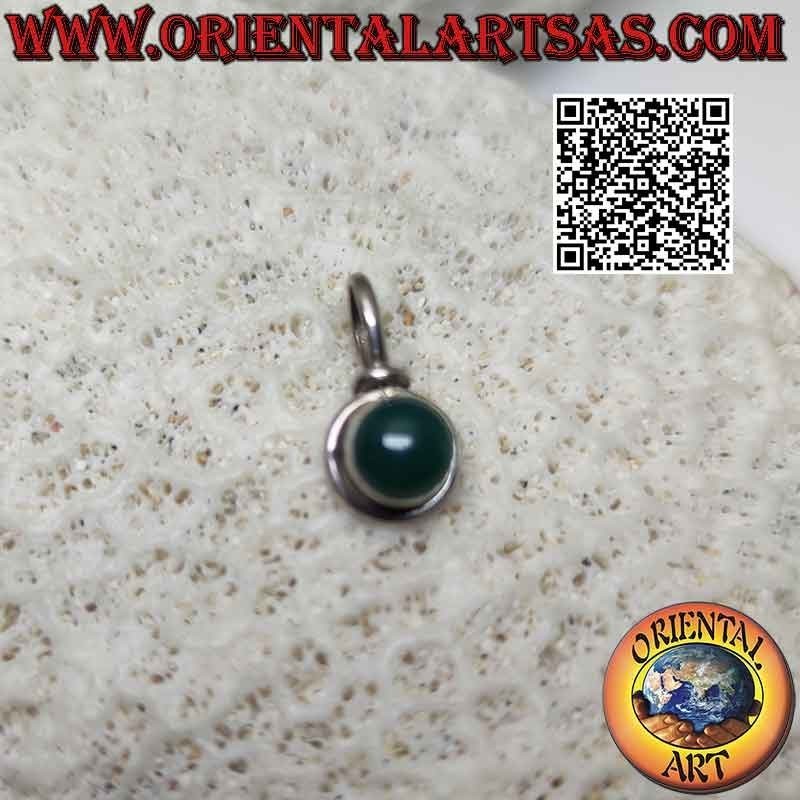 Ciondolo in argento con agata verde tonda cabochon su montatura liscia a bordo alto