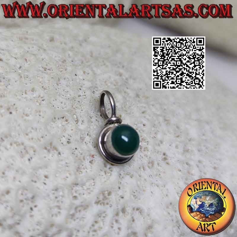 Ciondolo in argento con agata verde tonda cabochon su montatura liscia a bordo alto