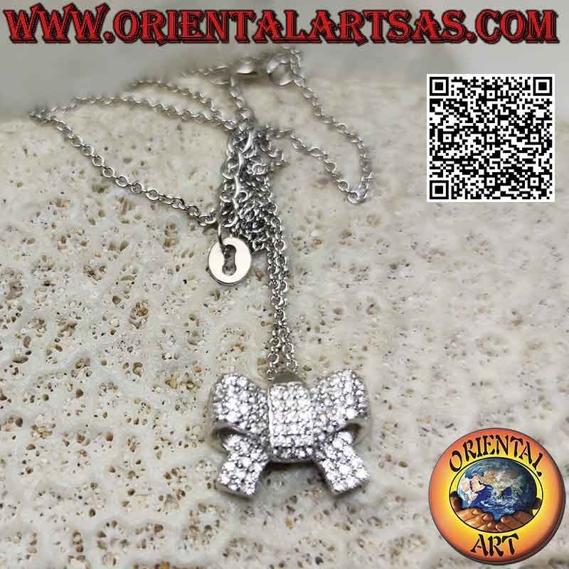 Pendentif nœud en argent serti de zircons avec chaîne de 45 cm