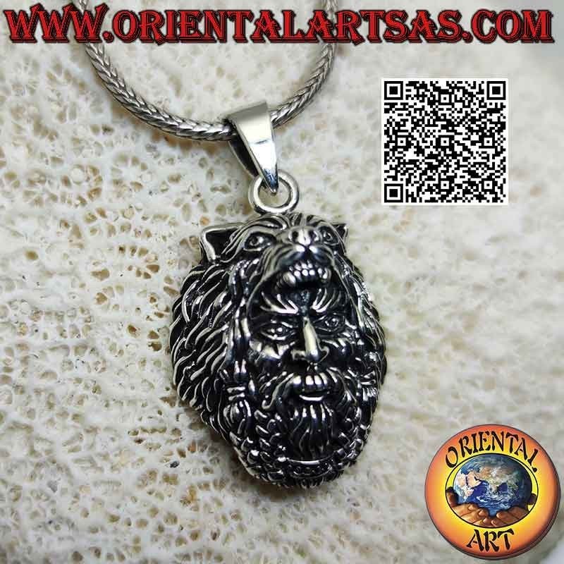 Pendentif en argent en forme de tête d'Odin (principal dieu nordique) avec un loup sur la tête