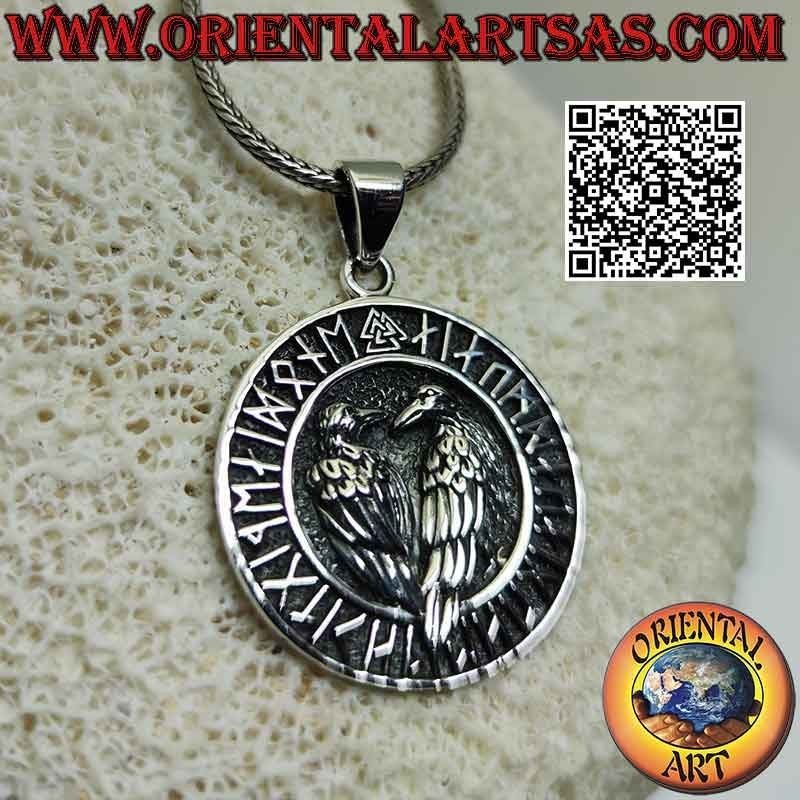 Ciondolo in argento, "Huginn e Muninn" i corvi di Odino nel disco di rune