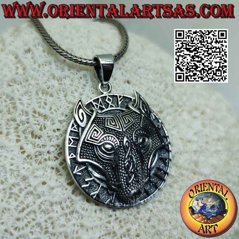 Pendentif en argent, tête de loup avec noeud celtique dans le disque runique