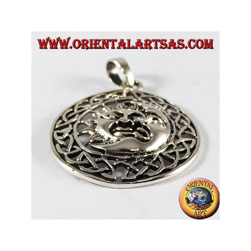 pendentif en argent, le soleil et la lune dans la roue celtique