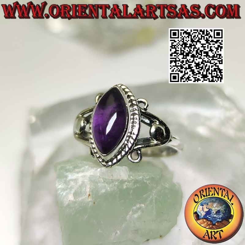 Bague en argent avec cabochon navette améthyste sur monture crochet en U