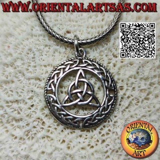 Silberner Anhänger Tyroneknoten (Triquetra) im Kreis der keltischen Bindungen