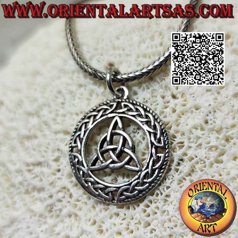 Ciondolo d'argento nodo di tyrone (Triquetra) nel cerchio di intrecci celtici