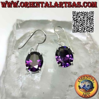 Silberohrringe mit oval facettiertem synthetischem Amethyst auf einem glatten Doppelrahmen