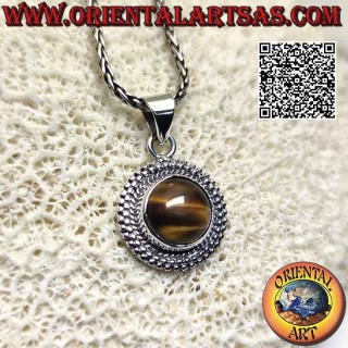 Pendentif en argent avec cabochon rond en oeil de tigre entouré d'une double rangée de microsphères alternées