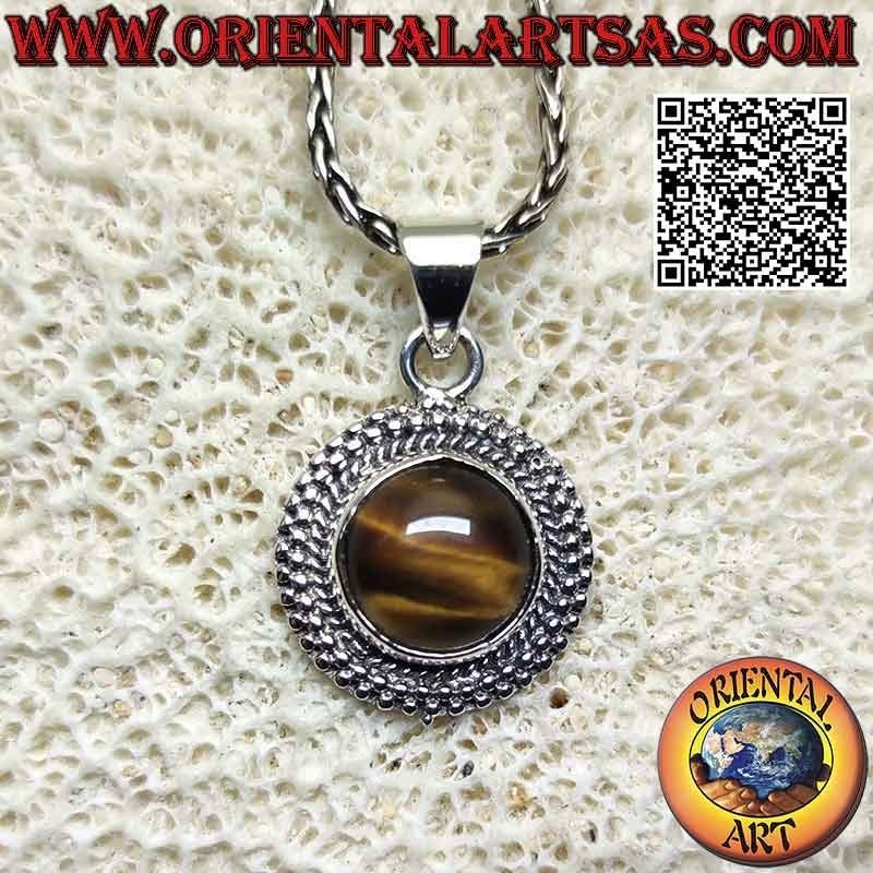 Pendentif en argent avec cabochon rond en oeil de tigre entouré d'une double rangée de microsphères alternées