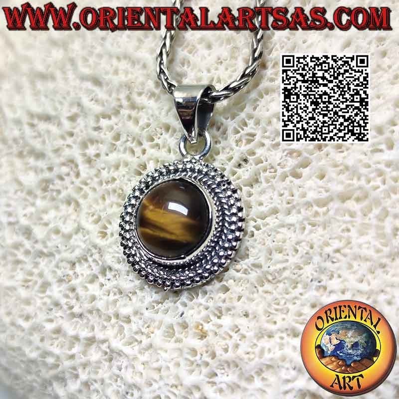 Ciondolo in argento con occhio di tigre tondo cabochon contornato da doppia fila di microsfere alternate