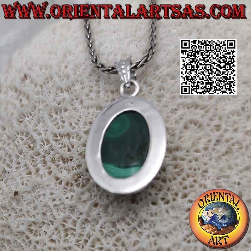 Silver pendant with oval cabochon malachite and smooth edge
