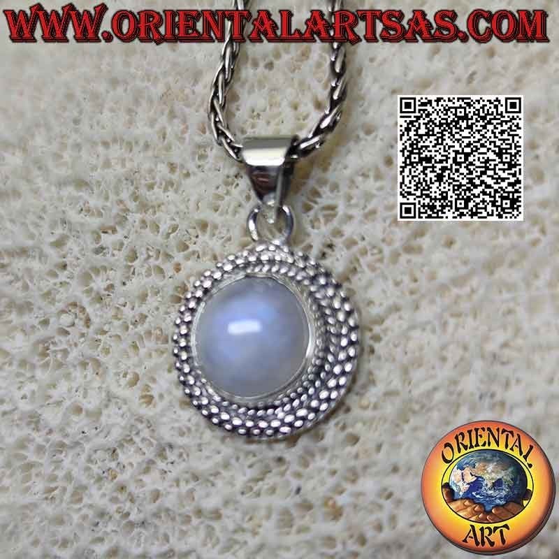 Ciondolo in argento con pietra di luna arcobaleno tonda cabochon contornata da doppia fila di microsfere alternate