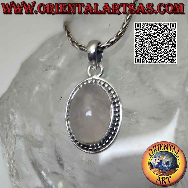 Pendentif en argent avec cabochon de quartz rose ovale entouré d'une rangée de microsphères lisses