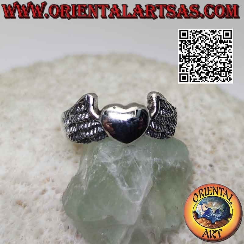Anello in argento, il cuore con le ali (simbolo di elevazione verso il cielo)