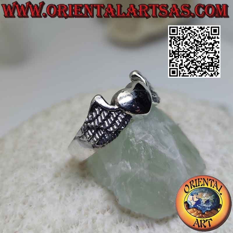 Anello in argento, il cuore con le ali (simbolo di elevazione verso il cielo)