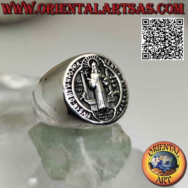 Bague en argent lisse avec sceau ou médaille de Saint Benoît de Nursie