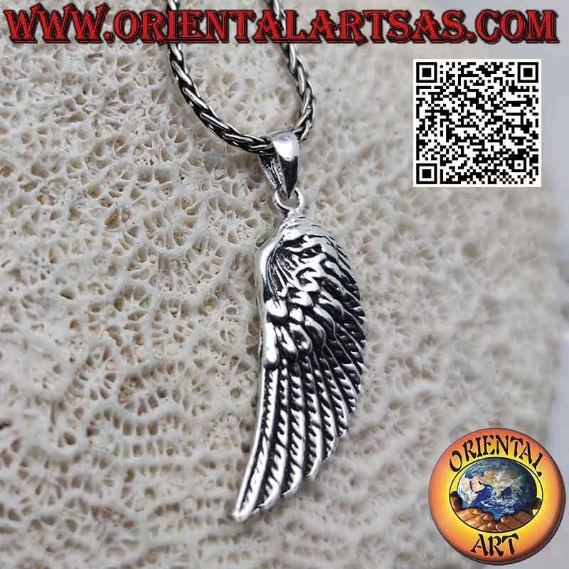 Colgante de plata, ala de ángel con plumas en relieve