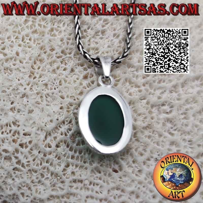 Colgante de plata con cabujón ovalado de ágata verde en engaste sencillo liso