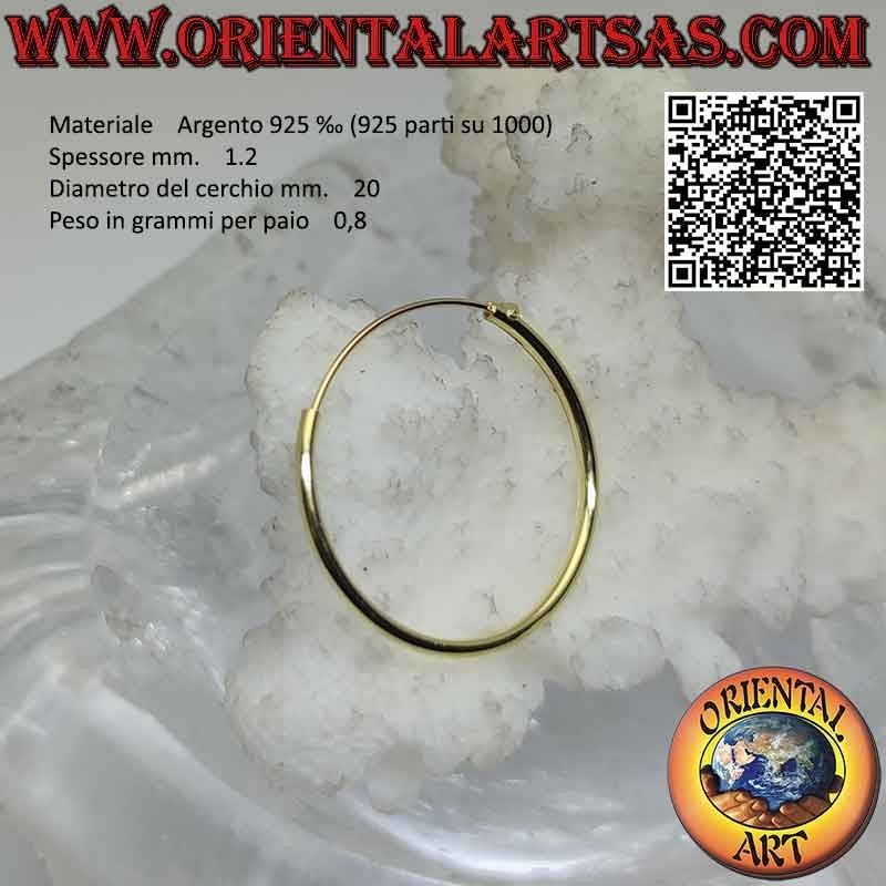 Pendientes de plata de aro liso chapados en oro de 1,2 mm de grosor