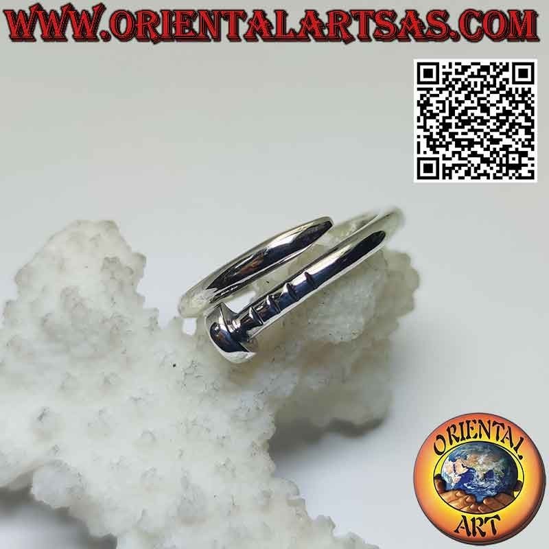 Anillo de plata lisa con forma de uña